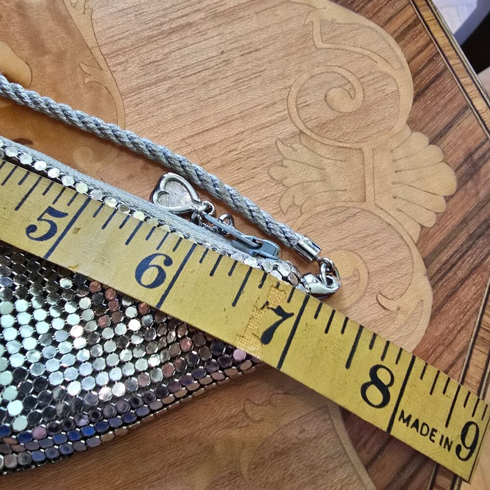 Unique Triangle Shape Vintage Metallic Mesh Chainmail Evening Bag - Picture 7 of 8